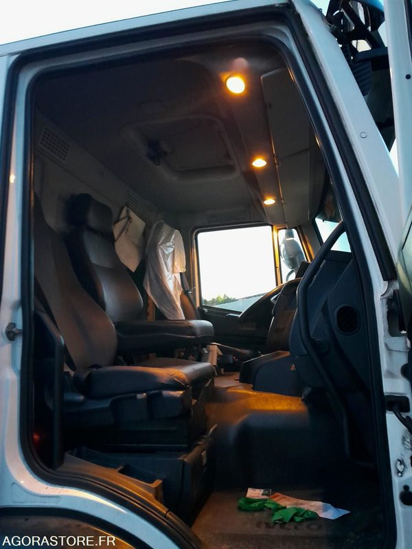 BOM 26T GNC IVECO - 2016 / 84090 KM (6578- VPIDF -66ICAM571X) - Xe tải chở rác: hình 5 BOM 26T GNC IVECO - 2016 / 84090 KM (6578- VPIDF -66ICAM571X) - Xe tải chở rác: hình 5