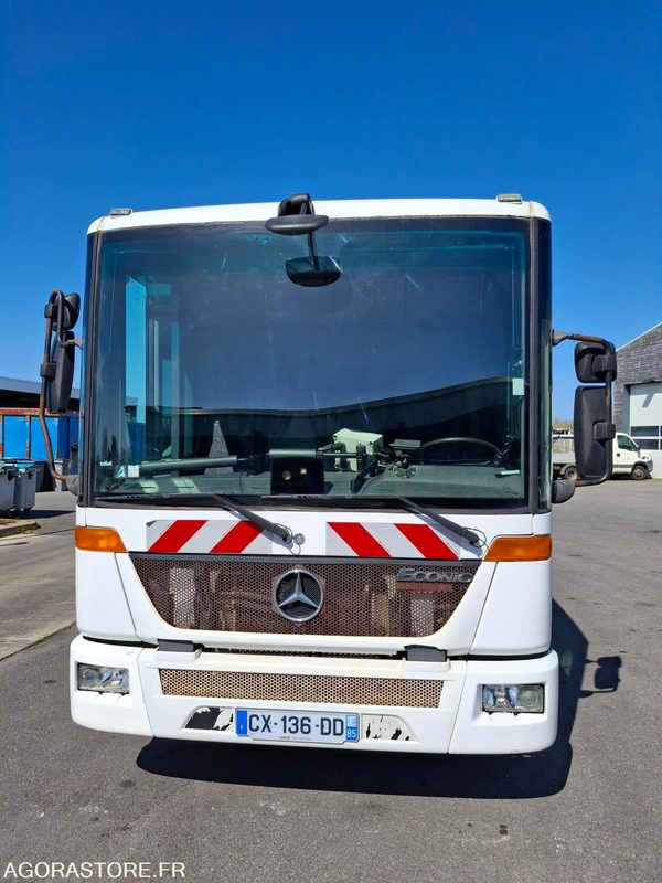 BOM Mercedes Econic 2013 240330 kms - CX-136-DD - Xe tải chở rác: hình 3 BOM Mercedes Econic 2013 240330 kms - CX-136-DD - Xe tải chở rác: hình 3
