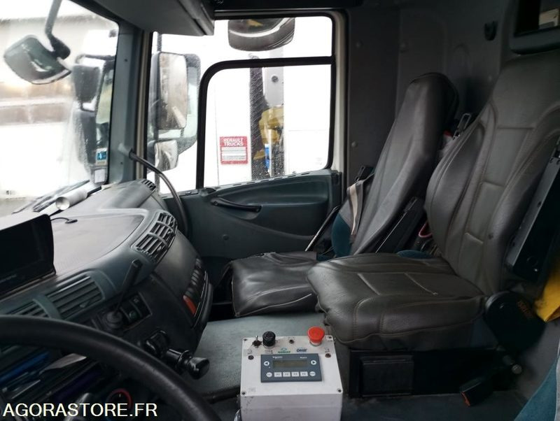 BOM Renault non roulante (sans culasse) 347000kms - Xe tải chở rác: hình 3 BOM Renault non roulante (sans culasse) 347000kms - Xe tải chở rác: hình 3