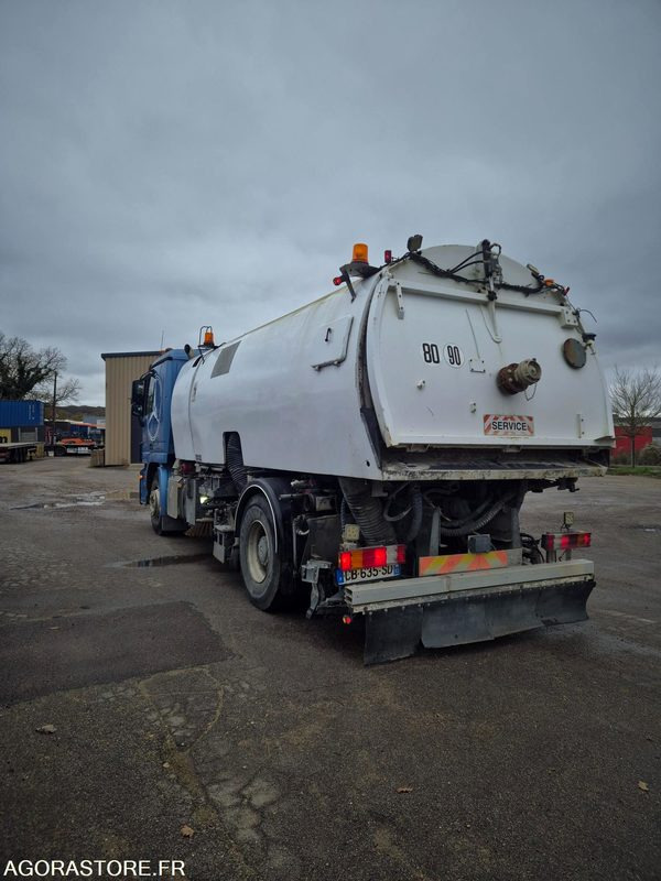 Balayeuse Eurovoirie Optifant 70 TA THP - 2012 - 242 000 heures - Xe quét đường: hình 4 Balayeuse Eurovoirie Optifant 70 TA THP - 2012 - 242 000 heures - Xe quét đường: hình 4