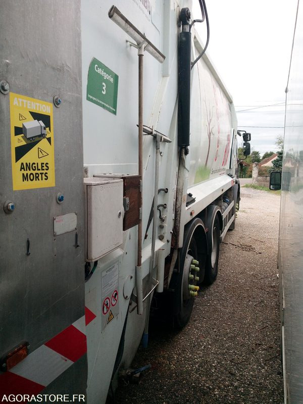 Bom Renault 320DXI - Xe tải chở rác: hình 4 Bom Renault 320DXI - Xe tải chở rác: hình 4