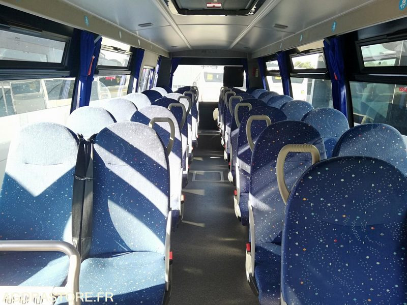 Bus Iveco UNVI 70C17 - 2017 - 120 000 km - Xe buýt trường học: hình 5 Bus Iveco UNVI 70C17 - 2017 - 120 000 km - Xe buýt trường học: hình 5