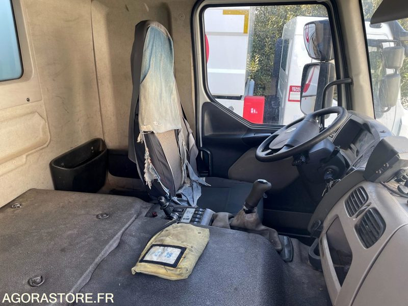 CAMION RENAULT19 HYDROCURER HUWER - 2018 / 341 258 KM - Xe tải chân không: hình 5 CAMION RENAULT19 HYDROCURER HUWER - 2018 / 341 258 KM - Xe tải chân không: hình 5