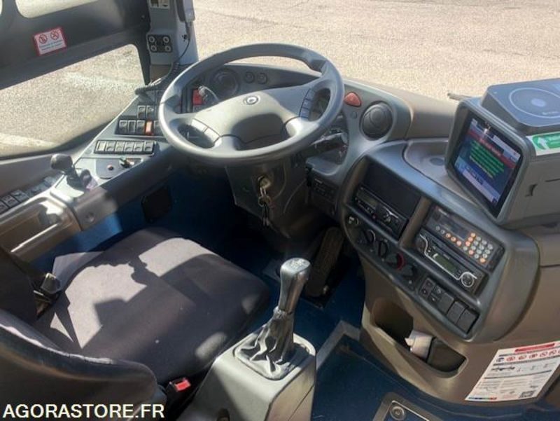 CAR IRISBUS RECREO N°15213- MEC 2009 - 444297 Km AD507BZ - Xe buýt trường học: hình 3 CAR IRISBUS RECREO N°15213- MEC 2009 - 444297 Km AD507BZ - Xe buýt trường học: hình 3