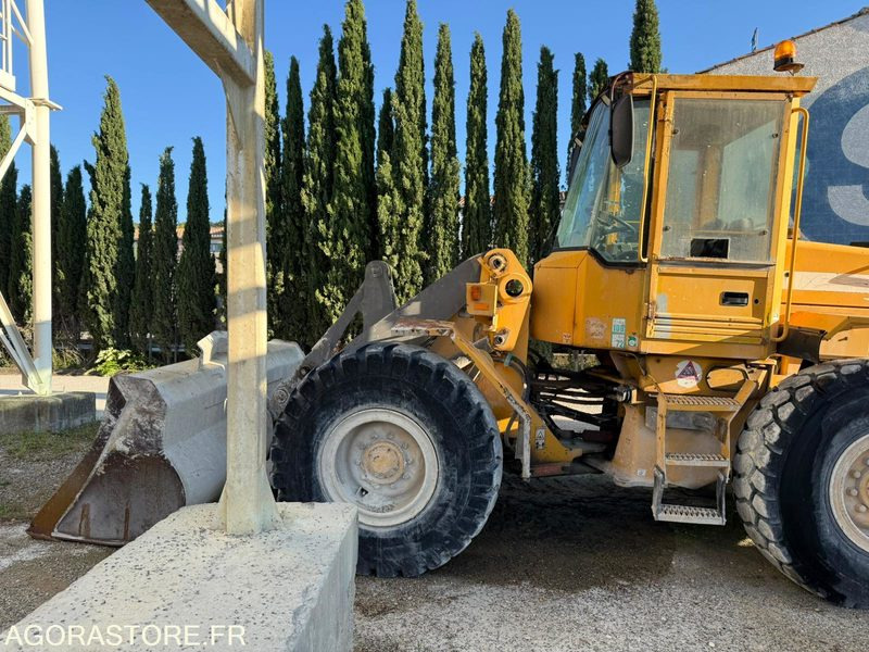 CHARGEUR VOLVO L70C - 1999 / 12923 HEURES - Máy xúc lật: hình 3 CHARGEUR VOLVO L70C - 1999 / 12923 HEURES - Máy xúc lật: hình 3