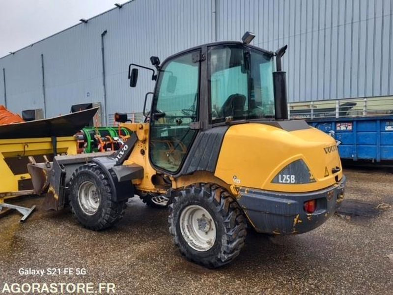 CHARGEUSE VOLVO L25B-P 2008 6200 HEURES - Máy xúc lật: hình 3 CHARGEUSE VOLVO L25B-P 2008 6200 HEURES - Máy xúc lật: hình 3
