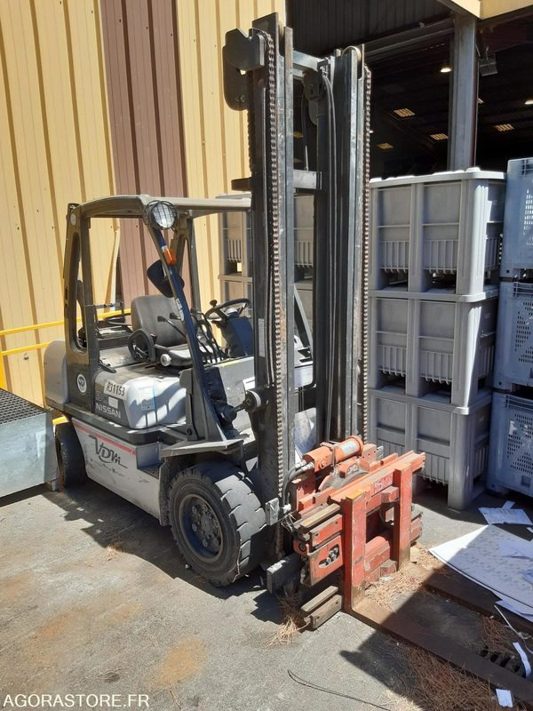 CHARIOT ELEVATEUR NISSAN FOURCHES ROTATIVE HS (R31153) GAZ - Xe nâng gas: hình 5 CHARIOT ELEVATEUR NISSAN FOURCHES ROTATIVE HS (R31153) GAZ - Xe nâng gas: hình 5