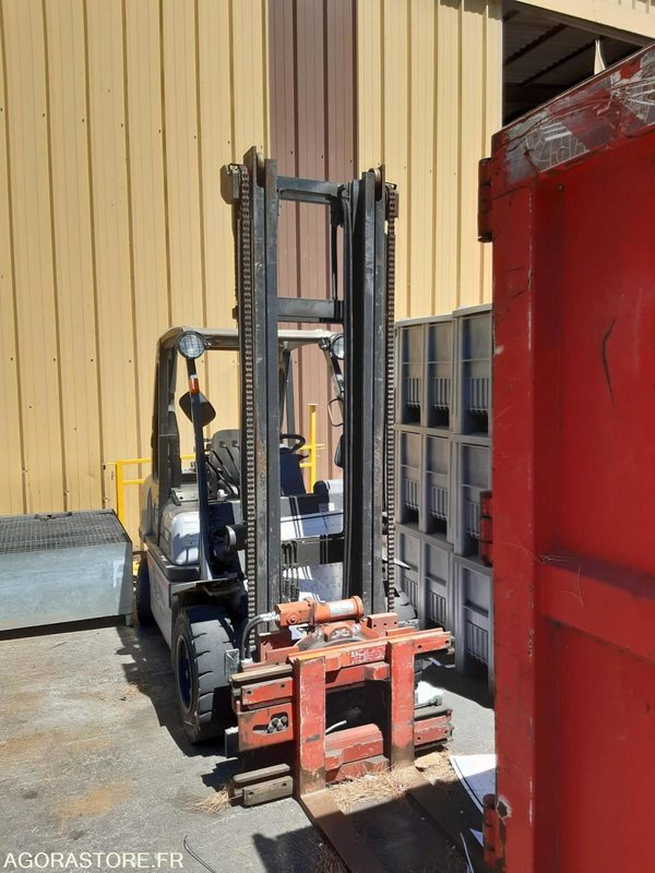 CHARIOT ELEVATEUR NISSAN FOURCHES ROTATIVE HS (R31153) GAZ - Xe nâng gas: hình 1 CHARIOT ELEVATEUR NISSAN FOURCHES ROTATIVE HS (R31153) GAZ - Xe nâng gas: hình 1