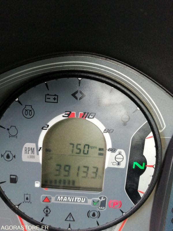 CHARIOT TELESCOPIQUE FIXE - MANITOU - 2.5 T - 2014 / 3910 HEURES - Xe nhấc hình viễn vọng kính: hình 4 CHARIOT TELESCOPIQUE FIXE - MANITOU - 2.5 T - 2014 / 3910 HEURES - Xe nhấc hình viễn vọng kính: hình 4