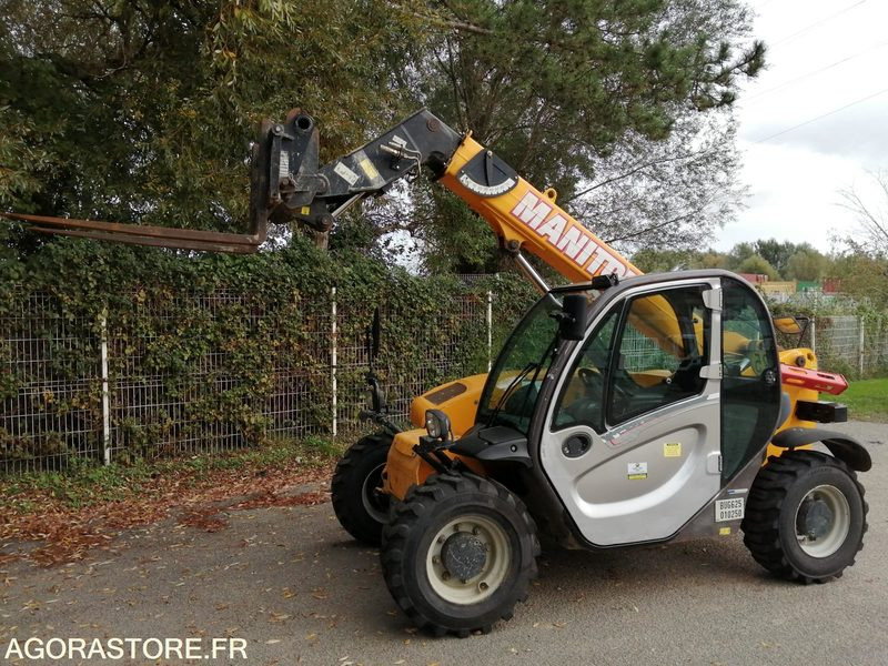 CHARIOT TELESCOPIQUE FIXE - MANITOU - 2.5 T - 2014 / 3910 HEURES - Xe nhấc hình viễn vọng kính: hình 3 CHARIOT TELESCOPIQUE FIXE - MANITOU - 2.5 T - 2014 / 3910 HEURES - Xe nhấc hình viễn vọng kính: hình 3