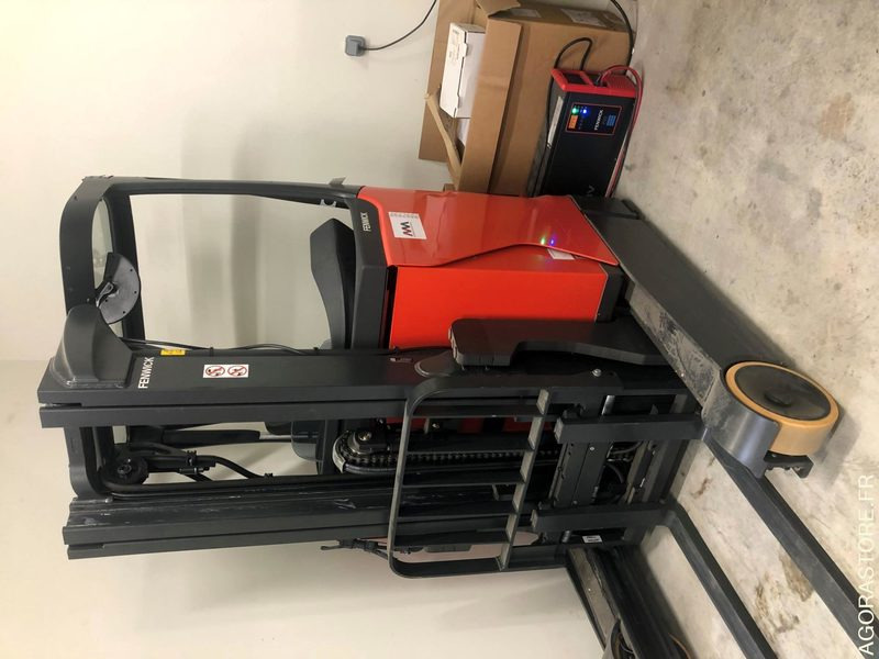 Chariot élévateur à mât rétractable - Xe tải tiếp cận: hình 2 Chariot élévateur à mât rétractable - Xe tải tiếp cận: hình 2