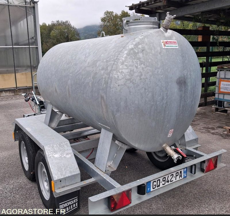 Citerne à eau 2000 litres sur remorque - Trang thiết bị vườn: hình 2 Citerne à eau 2000 litres sur remorque - Trang thiết bị vườn: hình 2