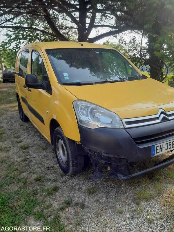 Citroën Berlingo - 2017 - 115000 KM - Xe van nhỏ gọn: hình 2 Citroën Berlingo - 2017 - 115000 KM - Xe van nhỏ gọn: hình 2