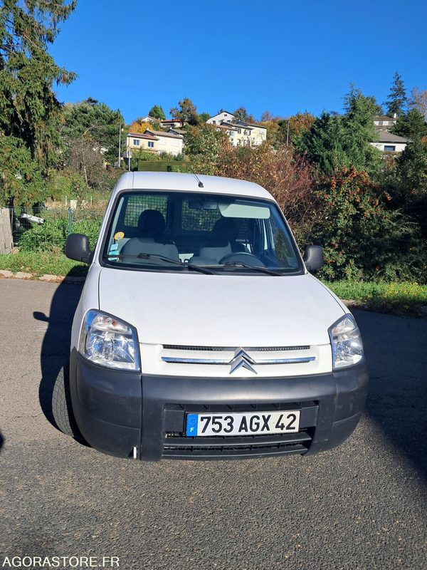 Citroën Berlingo 753 AGX 42 - Xe van nhỏ gọn: hình 1 Citroën Berlingo 753 AGX 42 - Xe van nhỏ gọn: hình 1