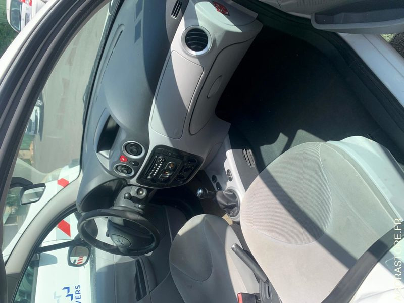 Citroen C 3 Phase 2 1.4 i GNV 75 cv - Xe hơi: hình 4 Citroen C 3 Phase 2 1.4 i GNV 75 cv - Xe hơi: hình 4