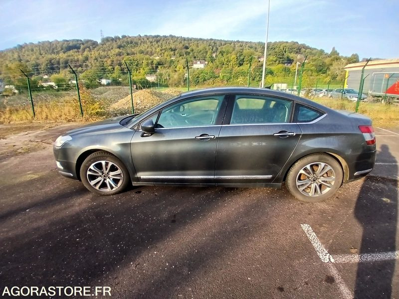 Citroën C5 – Diesel – 2016-204 763 km - Xe hơi: hình 5 Citroën C5 – Diesel – 2016-204 763 km - Xe hơi: hình 5