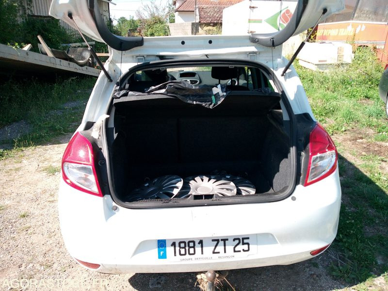 Clio 1.5 DCI accidentée - Xe hơi: hình 4 Clio 1.5 DCI accidentée - Xe hơi: hình 4