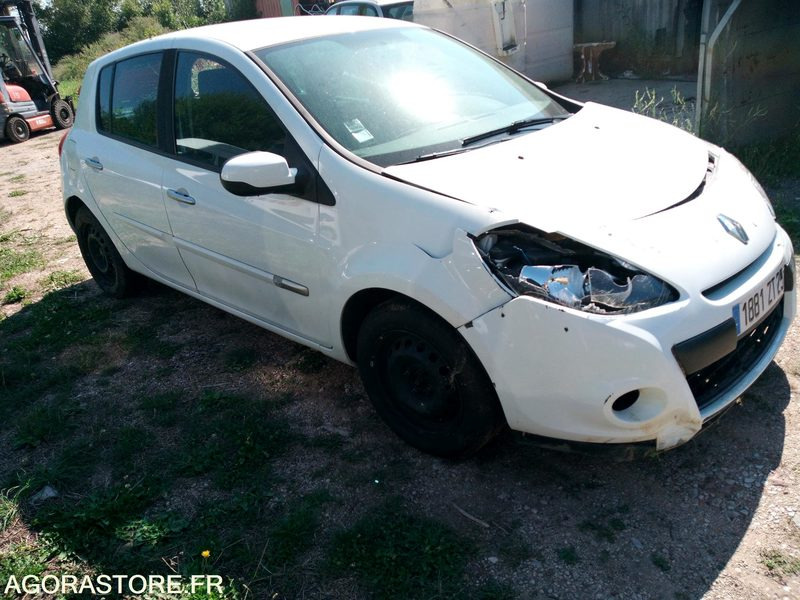 Clio 1.5 DCI accidentée - Xe hơi: hình 2 Clio 1.5 DCI accidentée - Xe hơi: hình 2