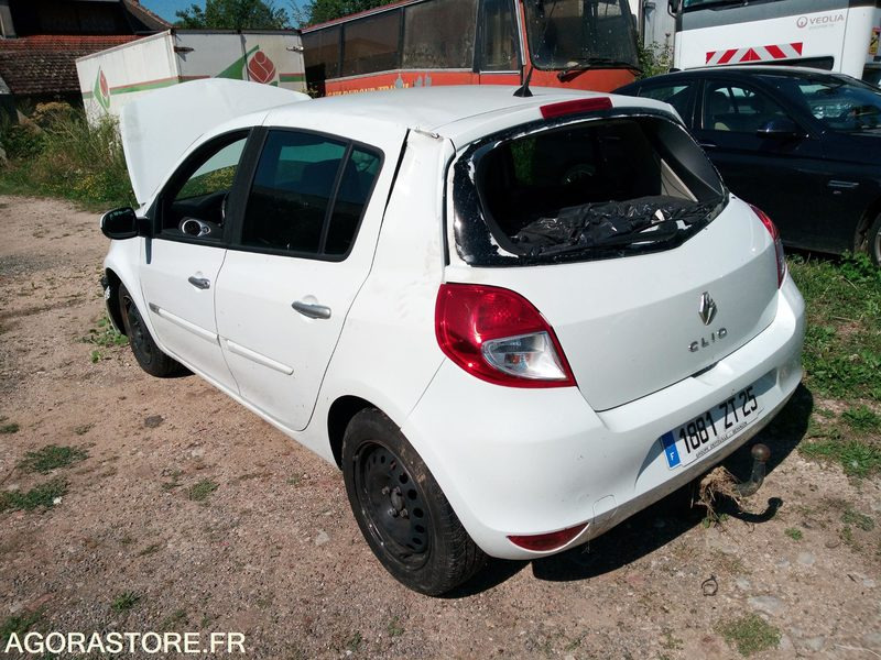 Clio 1.5 DCI accidentée - Xe hơi: hình 3 Clio 1.5 DCI accidentée - Xe hơi: hình 3