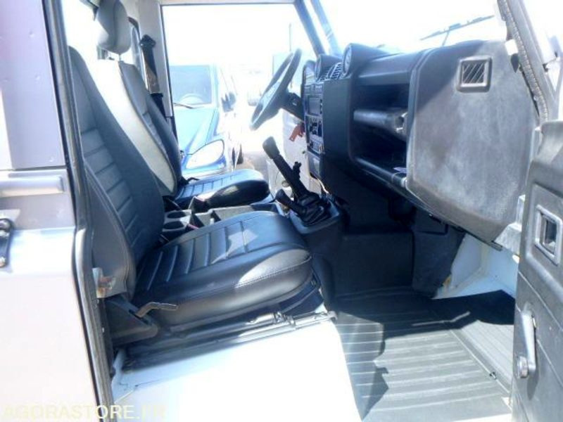 DEFENDER -Land Rover - 2011 - 131930km - 122ch - SUV: hình 5 DEFENDER -Land Rover - 2011 - 131930km - 122ch - SUV: hình 5
