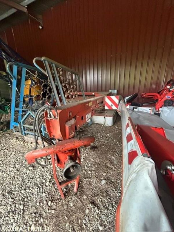 FAUCHEUSE TRAINEE KUHN FC300G 1995 AVEC CONDITIONNEUR - Máy cắt cỏ: hình 4 FAUCHEUSE TRAINEE KUHN FC300G 1995 AVEC CONDITIONNEUR - Máy cắt cỏ: hình 4