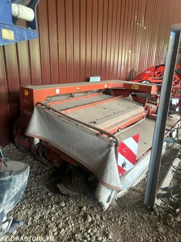 FAUCHEUSE TRAINEE KUHN FC300G 1995 AVEC CONDITIONNEUR - Máy cắt cỏ: hình 1 FAUCHEUSE TRAINEE KUHN FC300G 1995 AVEC CONDITIONNEUR - Máy cắt cỏ: hình 1