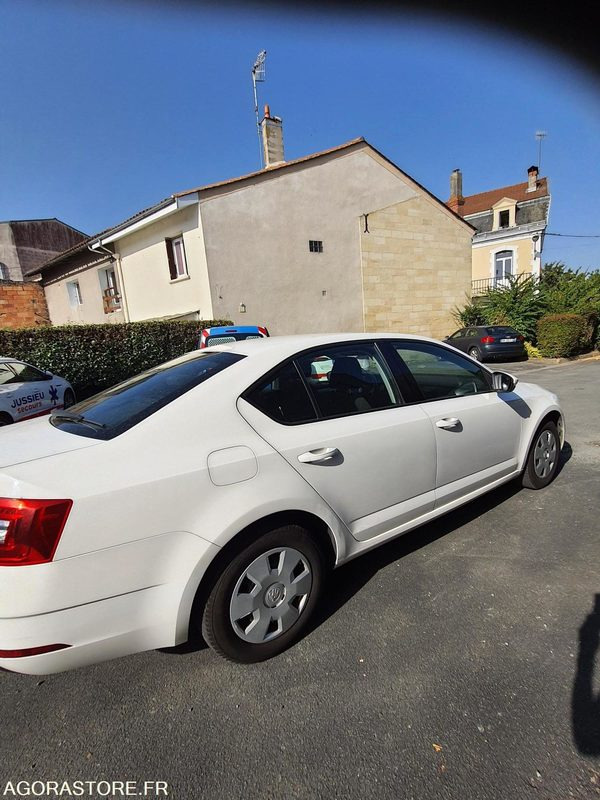 FG-550-ED - Roulant - SKODA OCTAVIA - VP - 322 235 Kms - Xe hơi: hình 2 FG-550-ED - Roulant - SKODA OCTAVIA - VP - 322 235 Kms - Xe hơi: hình 2