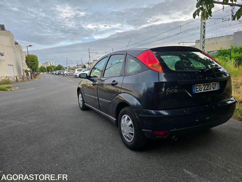 FORD FOCUS 1.6 - ESSENCE - 158 000 KM - Xe hơi: hình 2 FORD FOCUS 1.6 - ESSENCE - 158 000 KM - Xe hơi: hình 2