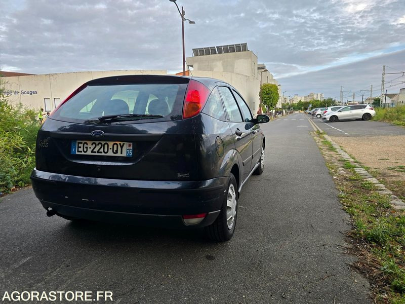 FORD FOCUS 1.6 - ESSENCE - 158 000 KM - Xe hơi: hình 4 FORD FOCUS 1.6 - ESSENCE - 158 000 KM - Xe hơi: hình 4