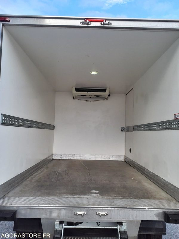 FORD TRANSIT CHASSIS CABINE- 2019- 115879KM - Xe van đông lạnh: hình 5 FORD TRANSIT CHASSIS CABINE- 2019- 115879KM - Xe van đông lạnh: hình 5