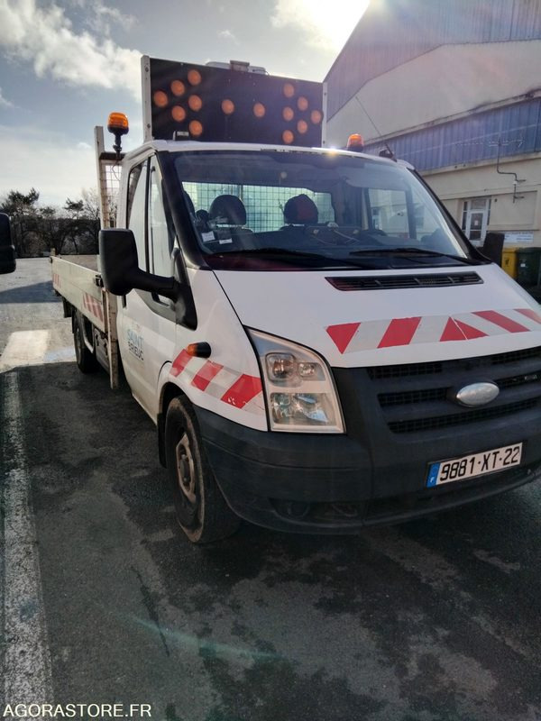 FORD Transit Plateau - Xe ben nhỏ: hình 2 FORD Transit Plateau - Xe ben nhỏ: hình 2