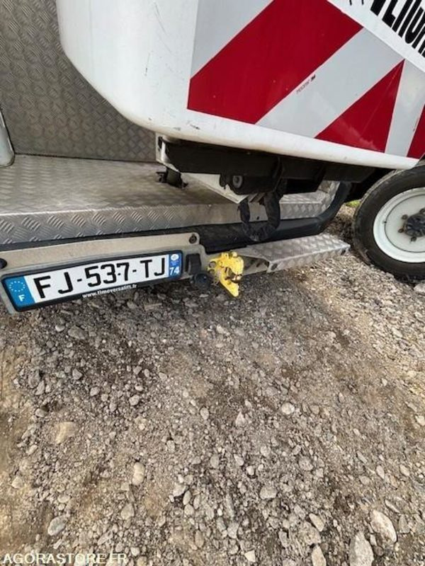 FOURGON NACELLE RENAULT MASTER ET NACELLE VERSALIFT 11.3 M 2019 110329 KM - Nền bục trên không gắn trên xe tải: hình 4 FOURGON NACELLE RENAULT MASTER ET NACELLE VERSALIFT 11.3 M 2019 110329 KM - Nền bục trên không gắn trên xe tải: hình 4