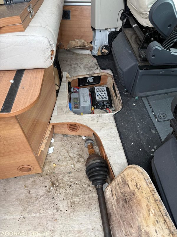 Fiat Ducato, camping-car - 2017 - 62000km - accidenté - Xe van cắm trại: hình 5 Fiat Ducato, camping-car - 2017 - 62000km - accidenté - Xe van cắm trại: hình 5