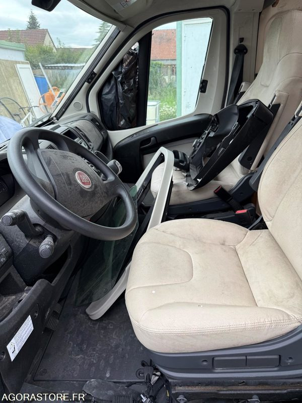 Fiat Ducato, camping-car - 2017 - 62000km - accidenté - Xe van cắm trại: hình 3 Fiat Ducato, camping-car - 2017 - 62000km - accidenté - Xe van cắm trại: hình 3