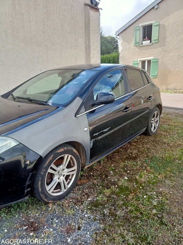 Fiat bravo 1 er mise en circulation 2010 - Xe hơi: hình 3 Fiat bravo 1 er mise en circulation 2010 - Xe hơi: hình 3