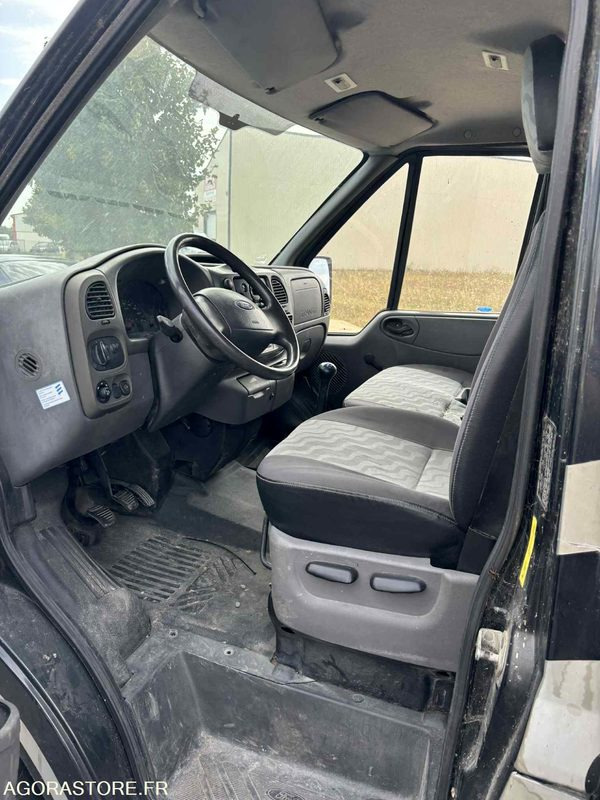 Fourgon FORD - Transport de 2 Chevaux - 2004 - 137 510 KM - Xe van chở hàng: hình 5 Fourgon FORD - Transport de 2 Chevaux - 2004 - 137 510 KM - Xe van chở hàng: hình 5