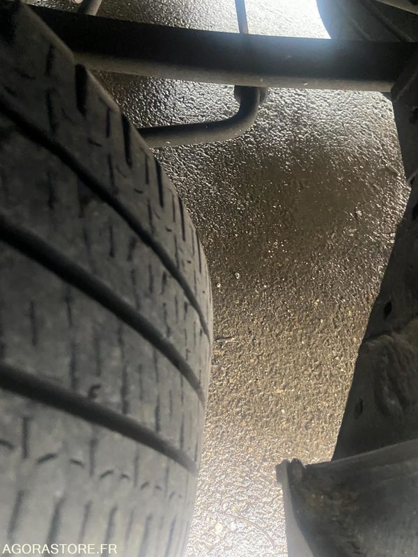 Fourgon Iveco Daily - 2017 - 80000 Kms - Xe van chở hàng: hình 5 Fourgon Iveco Daily - 2017 - 80000 Kms - Xe van chở hàng: hình 5