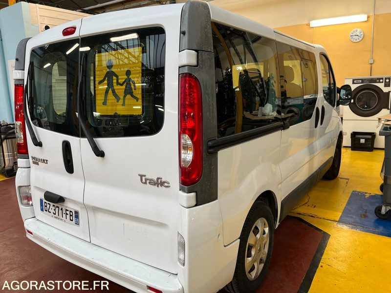 GDF RENAULT TRAFIC 9 PLS BZ-371-FB - Xe bus mini, Xe van chở khách: hình 5 GDF RENAULT TRAFIC 9 PLS BZ-371-FB - Xe bus mini, Xe van chở khách: hình 5
