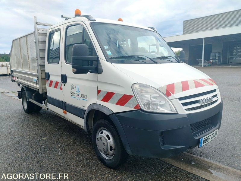 IVECO 35C12D - Xe van chở hàng: hình 2 IVECO 35C12D - Xe van chở hàng: hình 2