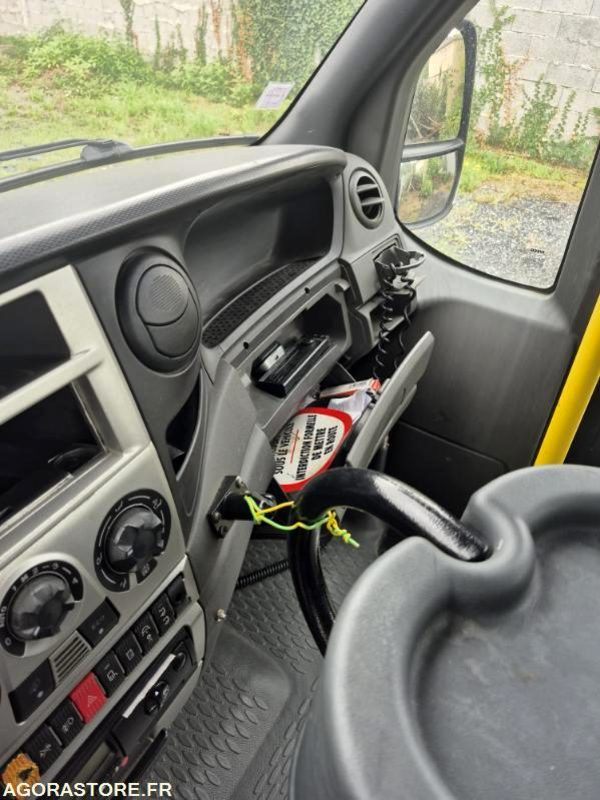 IVECO BUS DAILY N°112039 - Xe bus mini, Xe van chở khách: hình 3 IVECO BUS DAILY N°112039 - Xe bus mini, Xe van chở khách: hình 3