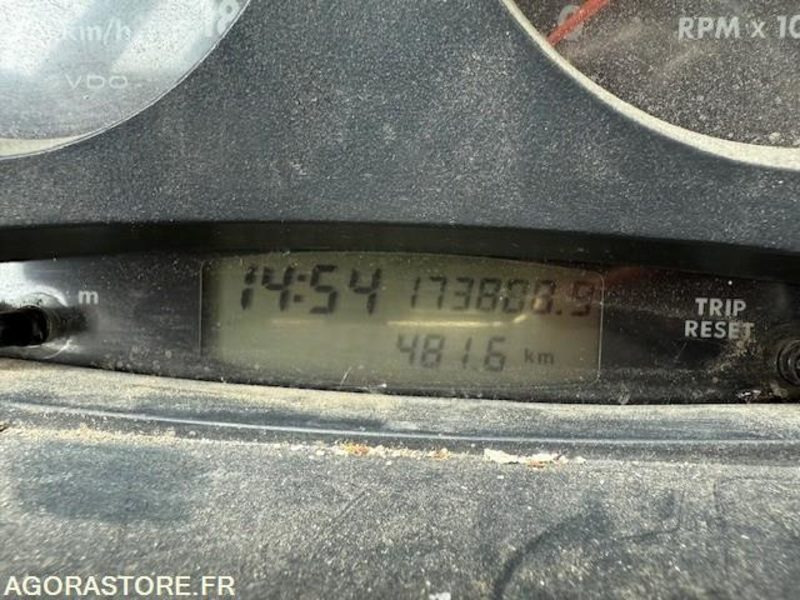 IVECO DAILY - 2003 - 173808KMS - Xe van chở hàng: hình 3 IVECO DAILY - 2003 - 173808KMS - Xe van chở hàng: hình 3