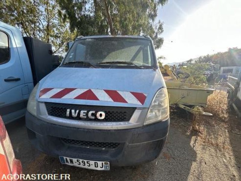 IVECO DAILY - 2010 - 156734KM - AN595DJ - Xe van chở hàng: hình 1 IVECO DAILY - 2010 - 156734KM - AN595DJ - Xe van chở hàng: hình 1