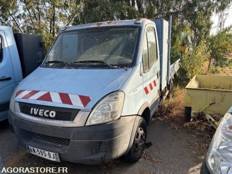 IVECO DAILY - 2010 - 156734KM - AN595DJ - Xe van chở hàng: hình 3 IVECO DAILY - 2010 - 156734KM - AN595DJ - Xe van chở hàng: hình 3