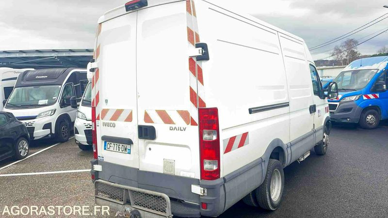 IVECO | DAILY | 2012 | 272098KM - Xe van chở hàng: hình 3 IVECO | DAILY | 2012 | 272098KM - Xe van chở hàng: hình 3