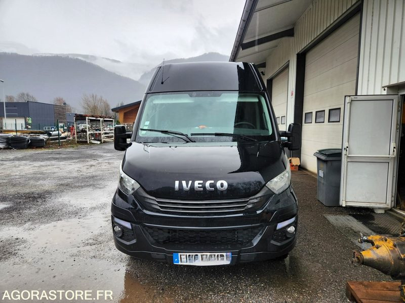IVECO DAILY 35C21- 2017 / 170000 KM - Xe van chở hàng: hình 1 IVECO DAILY 35C21- 2017 / 170000 KM - Xe van chở hàng: hình 1