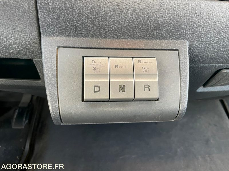 IVECO EUROCARGO PLATEAU - 2015 - 295 000KM - Xe tải thùng lửng/ Phẳng: hình 4 IVECO EUROCARGO PLATEAU - 2015 - 295 000KM - Xe tải thùng lửng/ Phẳng: hình 4