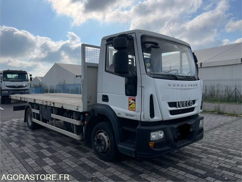 IVECO EUROCARGO PLATEAU - 2015 - 295 000KM - Xe tải thùng lửng/ Phẳng: hình 1 IVECO EUROCARGO PLATEAU - 2015 - 295 000KM - Xe tải thùng lửng/ Phẳng: hình 1