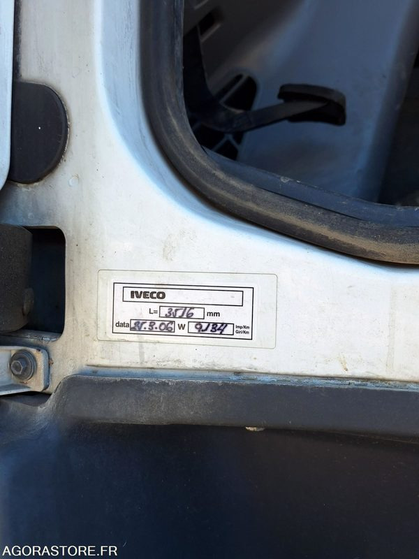 IVECO TRACKER - Xe dọn tuyết: hình 2 IVECO TRACKER - Xe dọn tuyết: hình 2