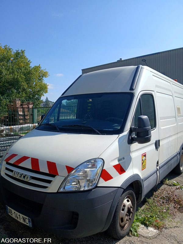 Iveco AB-141-NC - Xe quét đường: hình 2 Iveco AB-141-NC - Xe quét đường: hình 2