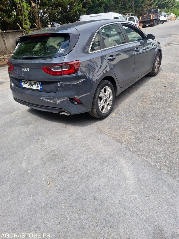 Kia ceed 1.0 TGDI BVM6 ACTIVE PROCEDURE VGE 43770 kms - Xe hơi: hình 2 Kia ceed 1.0 TGDI BVM6 ACTIVE PROCEDURE VGE 43770 kms - Xe hơi: hình 2